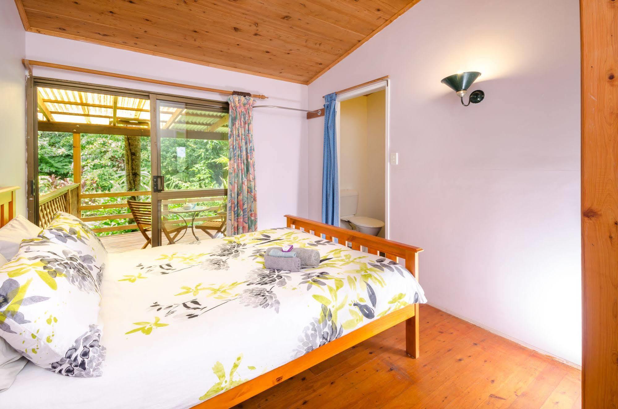 Epiphyte B & B Cow Bay Екстер'єр фото